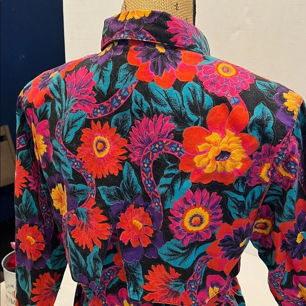 VINTAGE WRANGLER 80’s WESTERN FLORAL LONG SLEEVE BUTTON DOWN TOP SMALL - Picture 5 of 16
